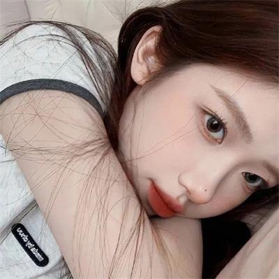 女孩和蜘蛛